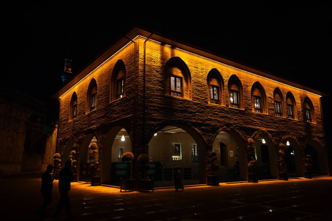 Şehitler ve Filistinliler için sabah namazında tüm camilerde dua edildi - Resim: 17